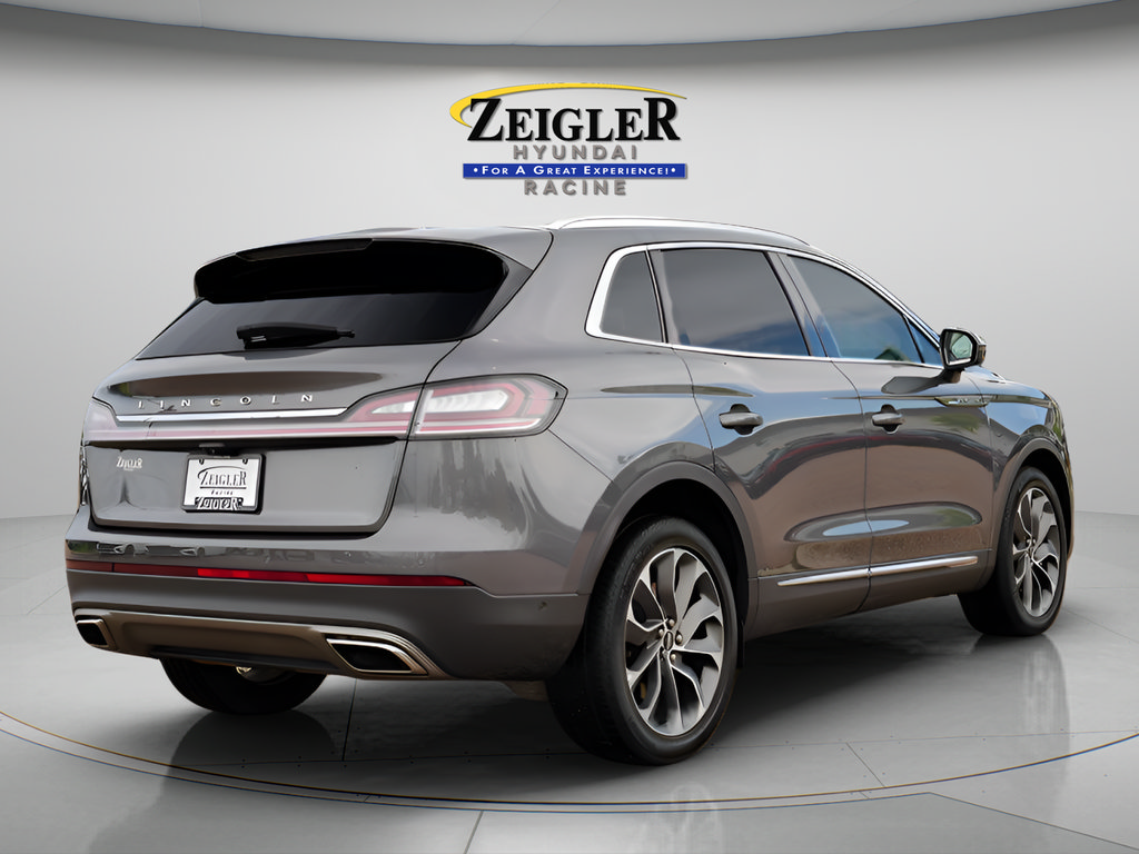 Used 2023 Lincoln Nautilus Reserve AWD/4WD image 7