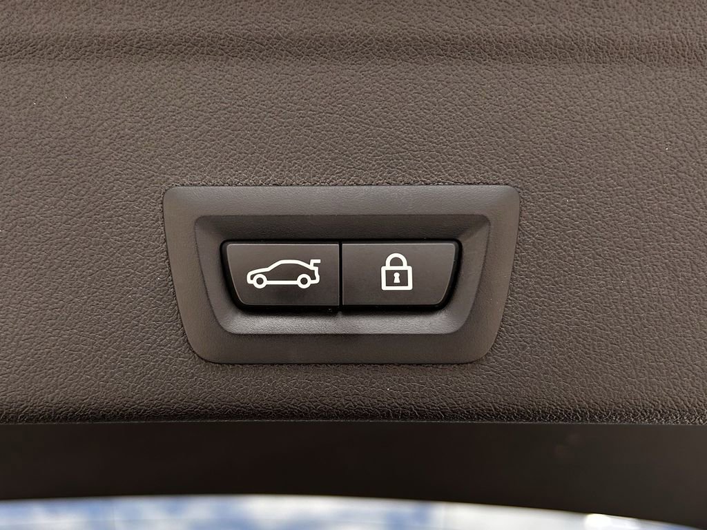 Used 2020 BMW X6 sDrive40i w/ Convenience Package image 40