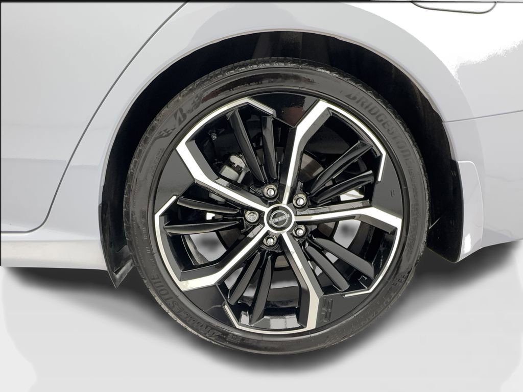 Used 2024 Nissan Altima 2.5 SR w/ SR Premium Package image 12