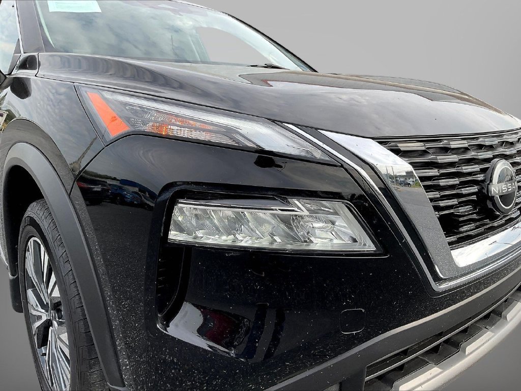 Used 2023 Nissan Rogue SV AWD/4WD image 32