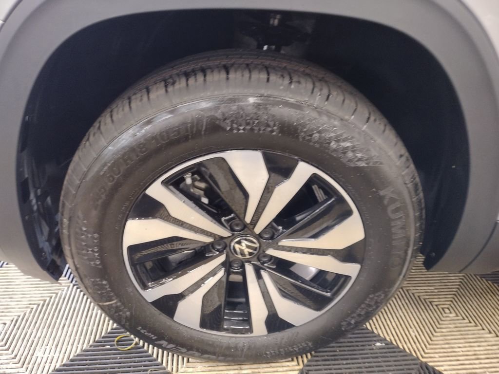 New 2025 Volkswagen Atlas SE image 6