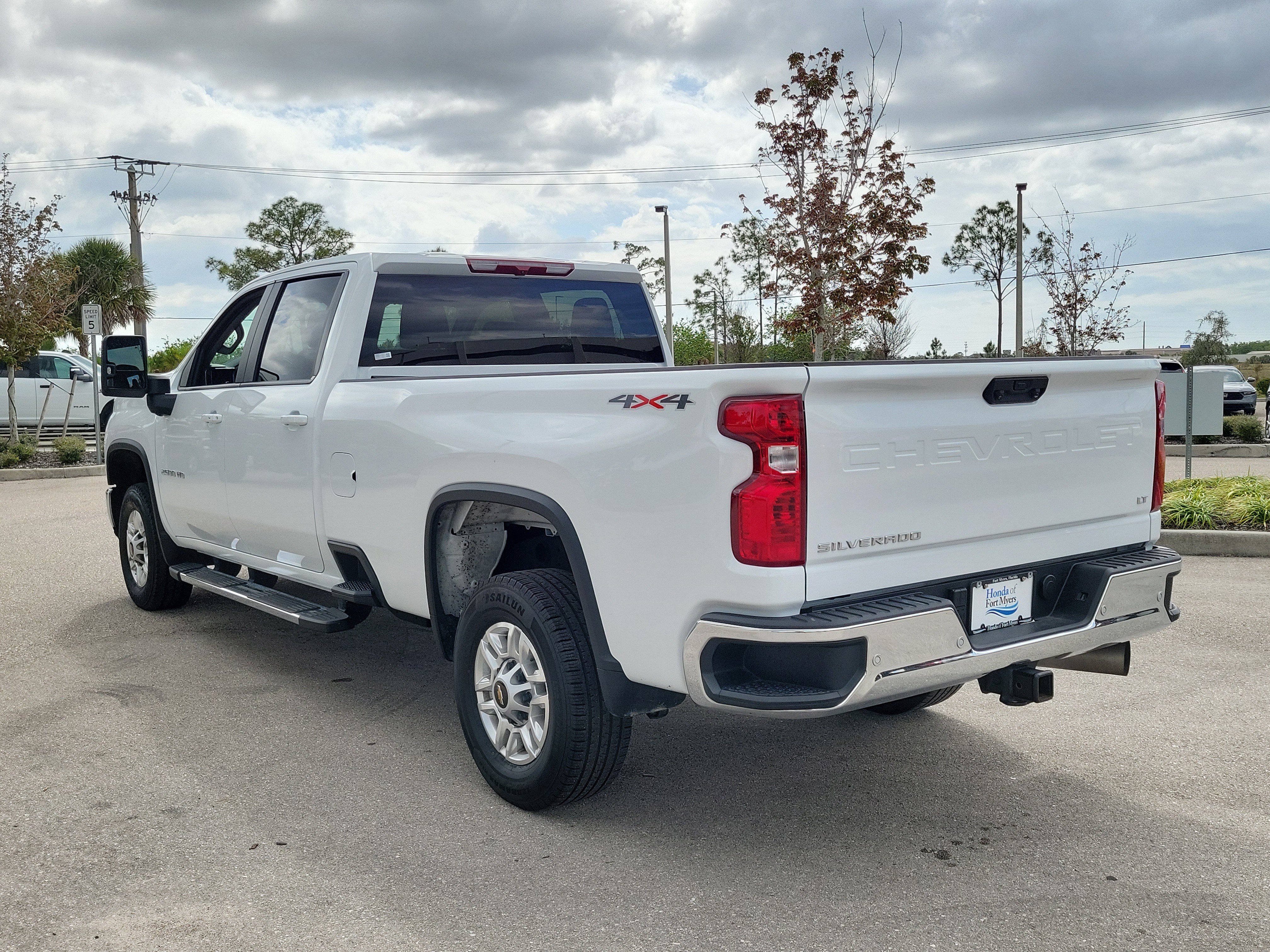 Used 2025 Chevrolet Silverado 2500 LT w/ Safety Package image 4
