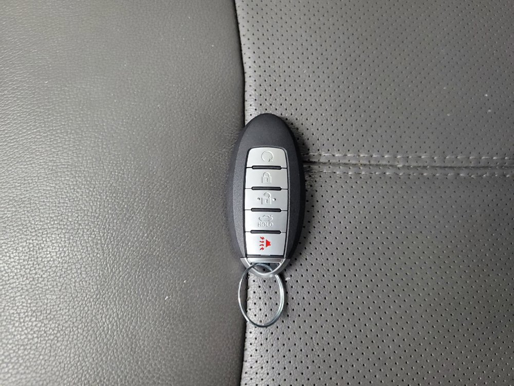 Used 2020 Nissan Pathfinder SL AWD/4WD image 32
