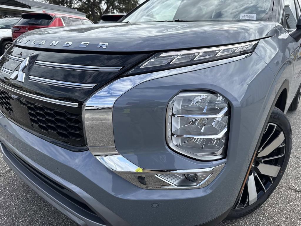 New 2026 Mitsubishi Outlander SE image 9