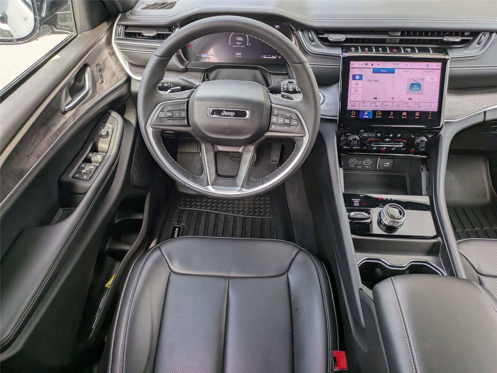 Used 2024 Jeep Grand Cherokee Limited w/ Luxury Tech Group II AWD/4WD image 19