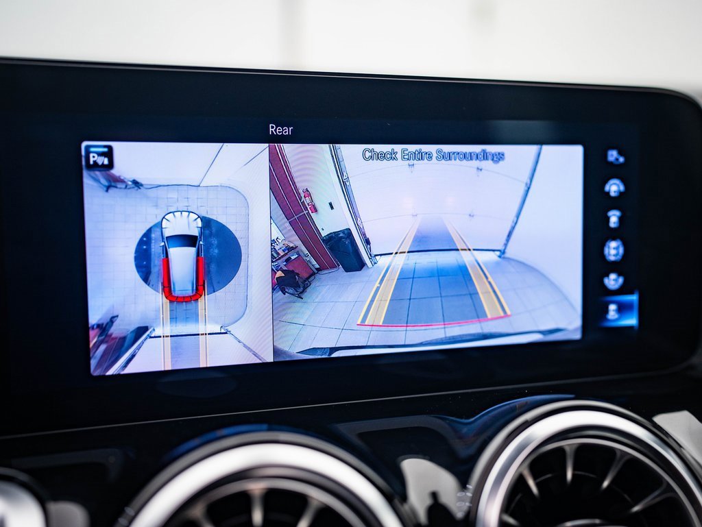 Certified 2022 Mercedes-Benz GLB 35 AMG 4MATIC image 31