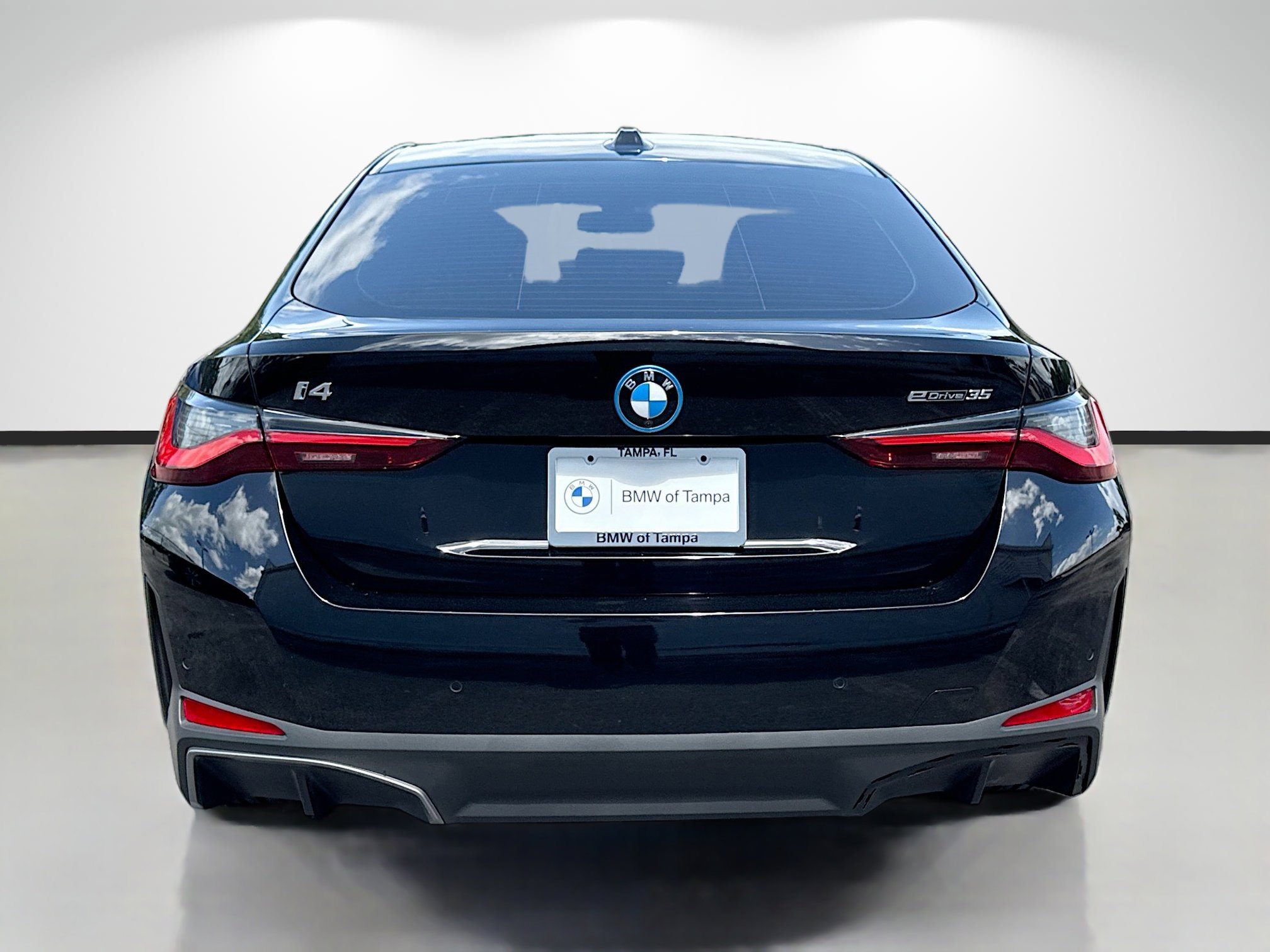 Used 2023 BMW i4 eDrive35 w/ Premium Package RWD image 4
