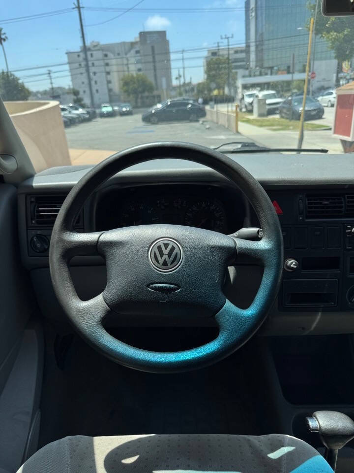 Used 2002 Volkswagen Eurovan MV FWD image 25