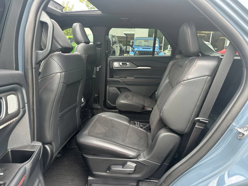 Used 2025 Ford Explorer ST w/ Sun And Sound Package AWD/4WD image 36