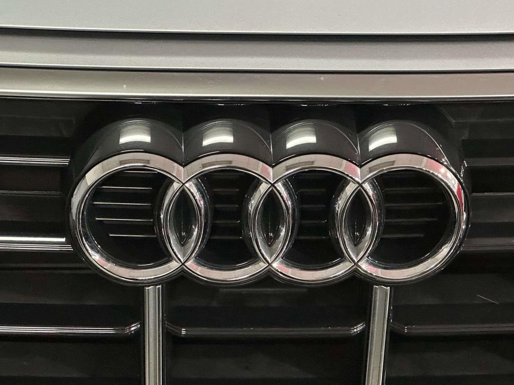 Used 2023 Audi Q5 2.0T Premium w/ Convenience Package image 8