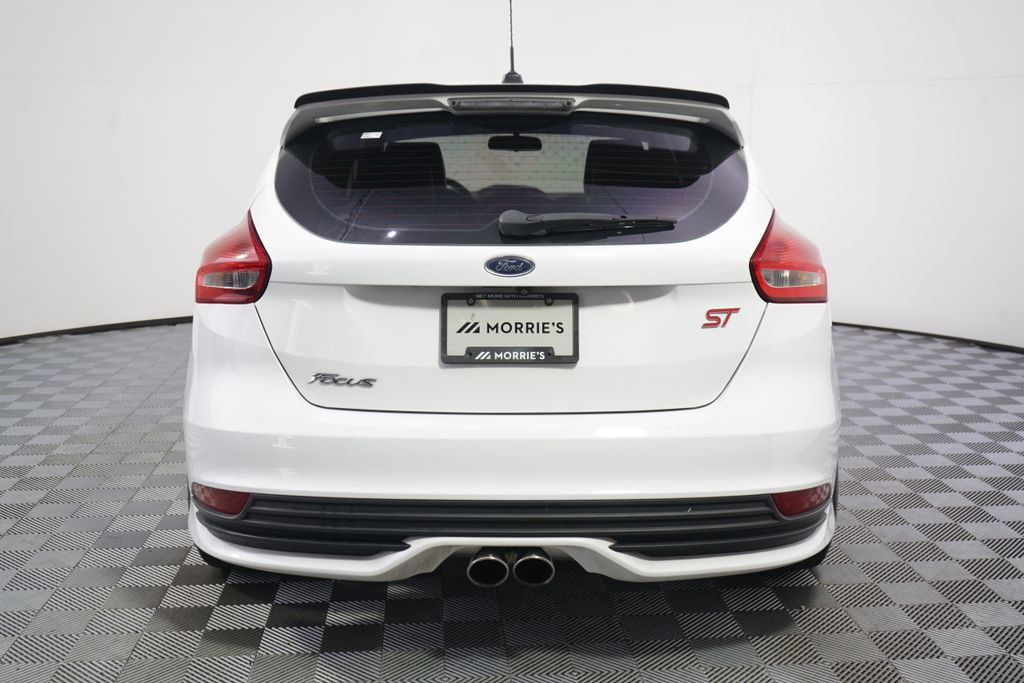 Used 2018 Ford Focus ST w/ Equipment Group 401A FWD image 5