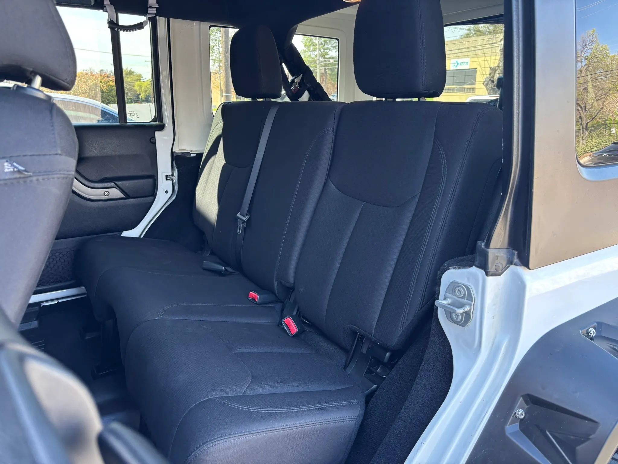 Used 2018 Jeep Wrangler Unlimited Sport S AWD/4WD image 39