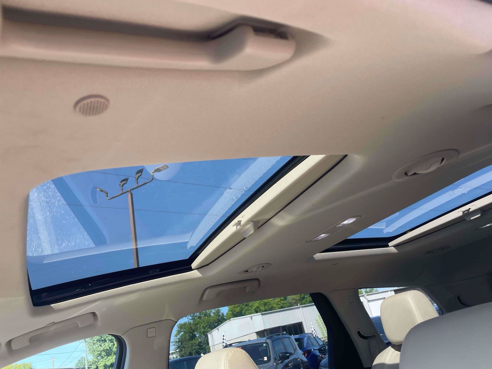 Used 2019 Buick Enclave Essence FWD image 18