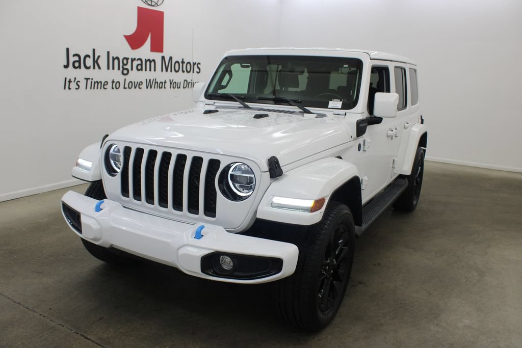Used 2021 Jeep Wrangler Unlimited Sahara AWD/4WD image 2