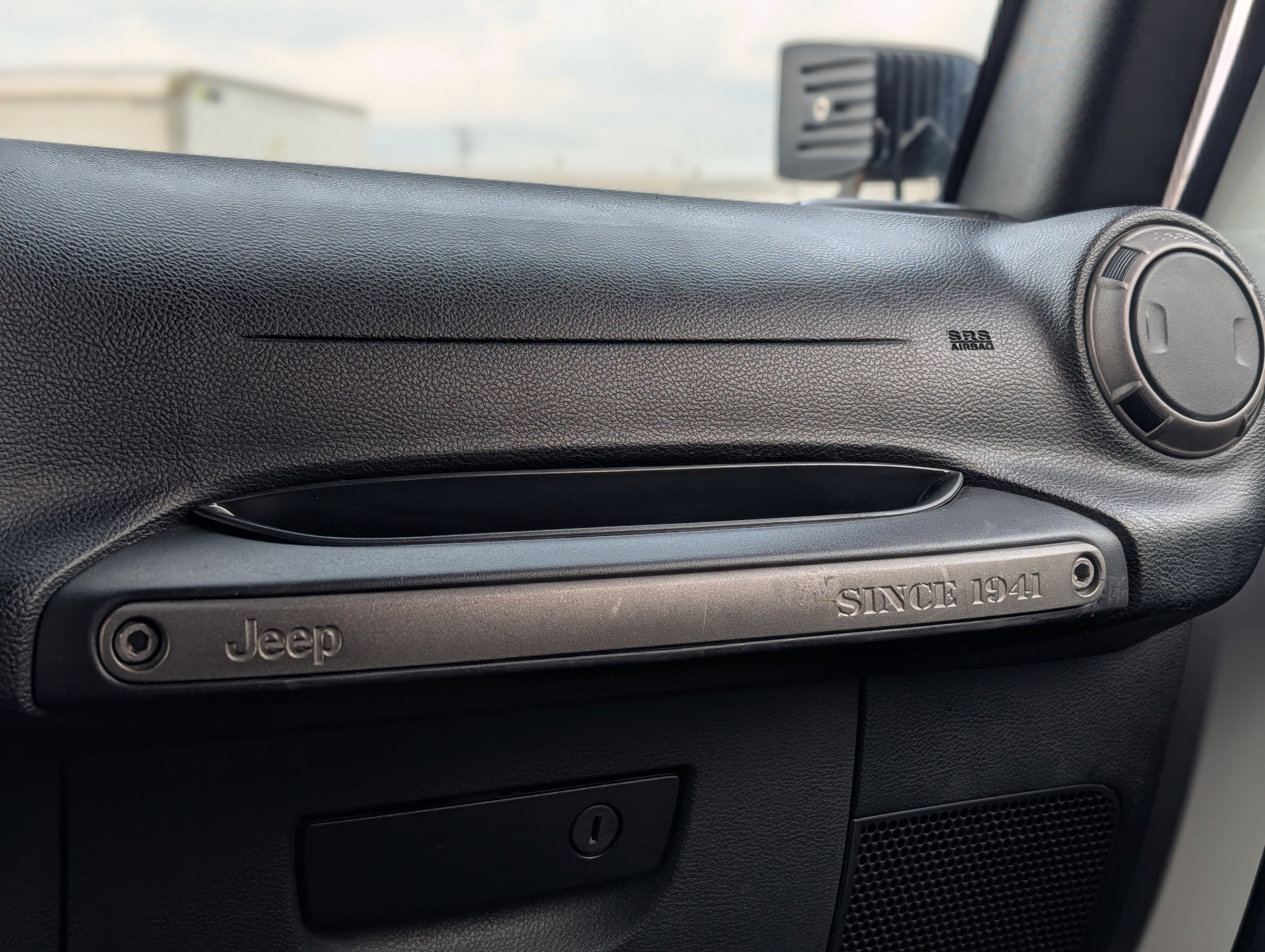 Used 2015 Jeep Wrangler Sport image 15