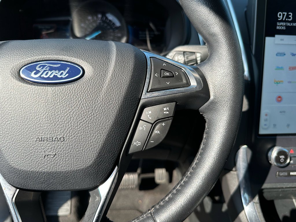 Used 2024 Ford Edge Titanium image 19