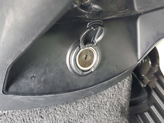 Certified 2025 Kia Sorento S image 10