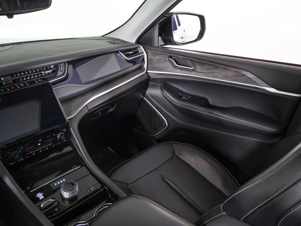 Used 2023 Jeep Grand Cherokee 4WD 4xe image 40