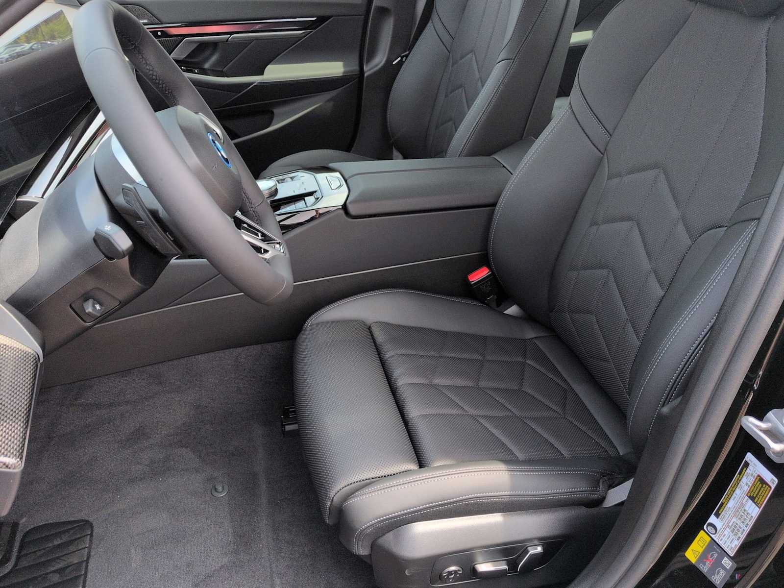 New 2027 BMW 550e xDrive AWD/4WD image 17