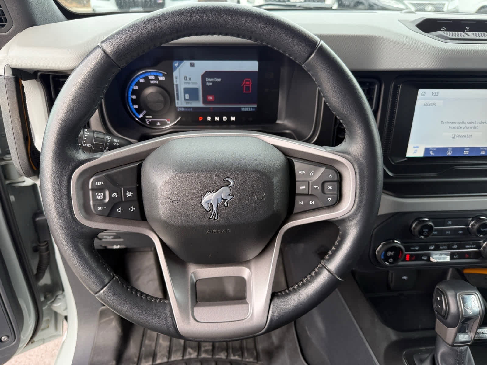 Used 2023 Ford Bronco Badlands image 12