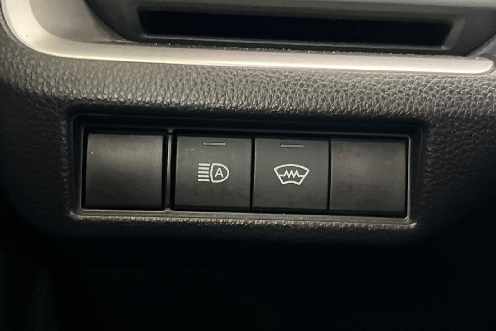Used 2024 Toyota Prius LE FWD image 29