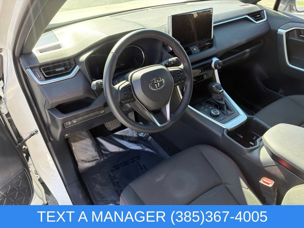 Used 2025 Toyota RAV4 SE AWD/4WD image 14