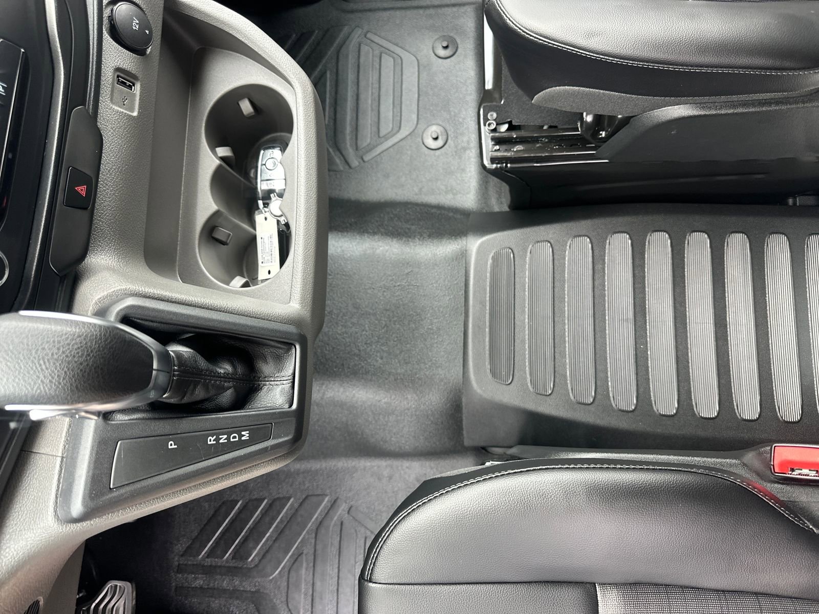 New 2026 Ford Transit 250 148 Medium Roof w/ Load Area Protection Package image 24