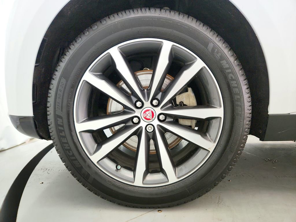 Used 2023 Jaguar F-PACE S image 40