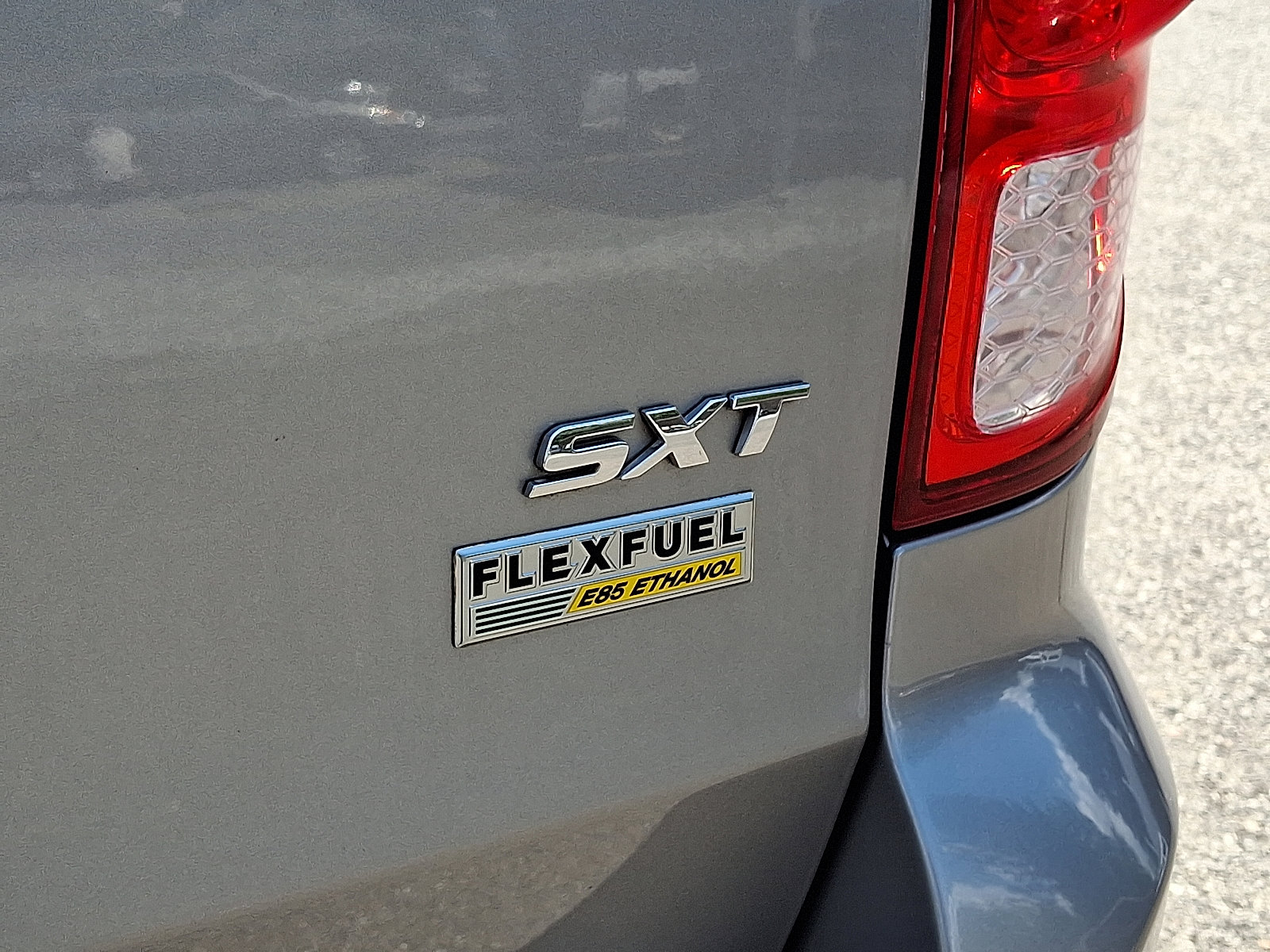 Used 2016 Dodge Grand Caravan SXT image 31