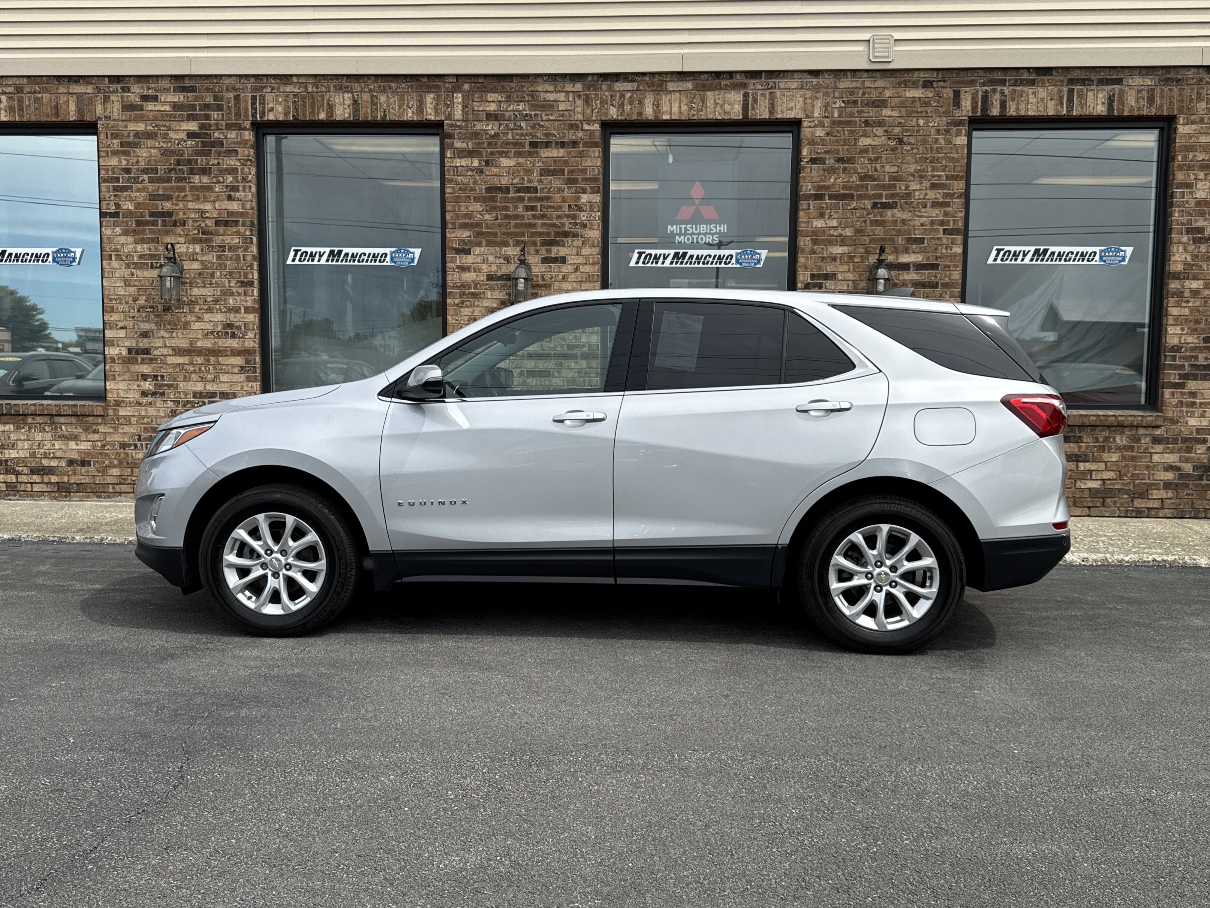 Used 2019 Chevrolet Equinox LT AWD/4WD image 2