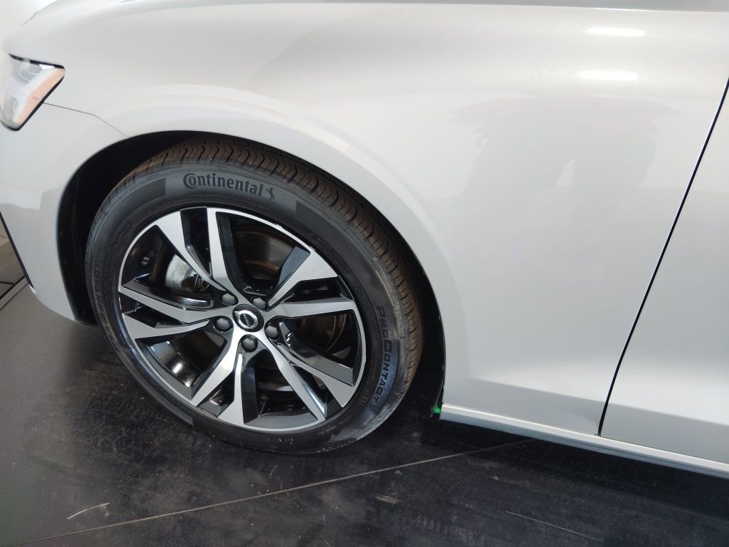 Used 2025 Volvo S60 B5 Core image 45