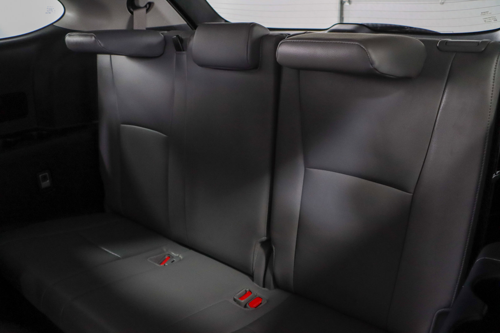 Used 2024 Toyota Highlander Limited FWD image 28