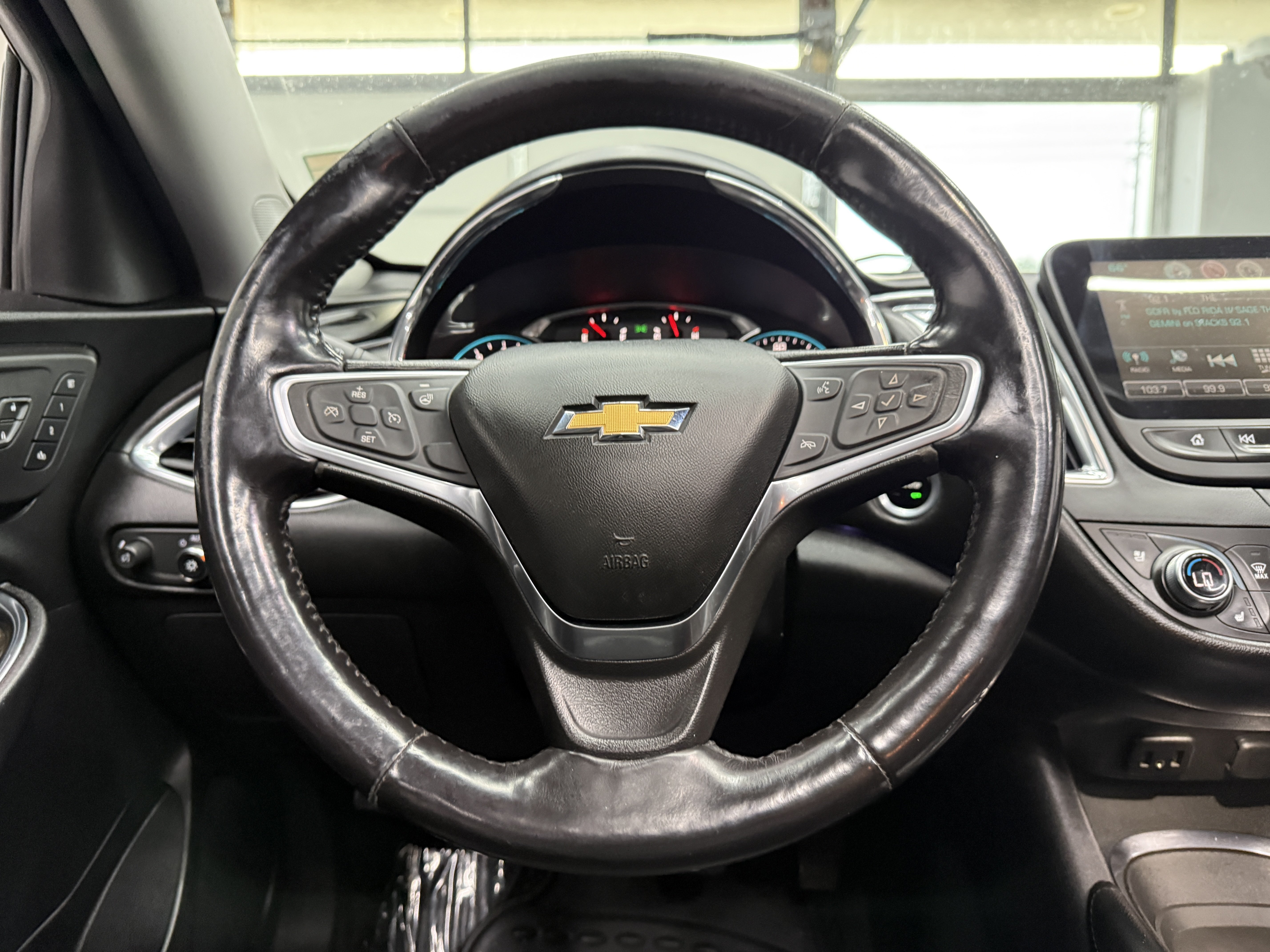 Used 2017 Chevrolet Malibu Premier w/ Premier Sun and Wheel Package FWD image 15