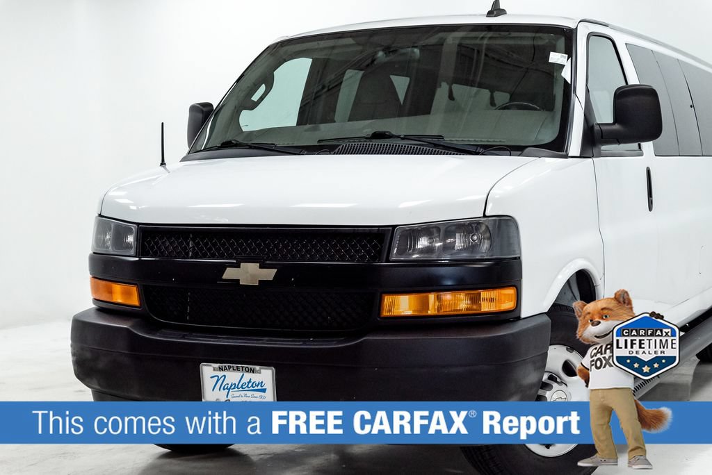 Used 2022 Chevrolet Express 3500 LS RWD image 2