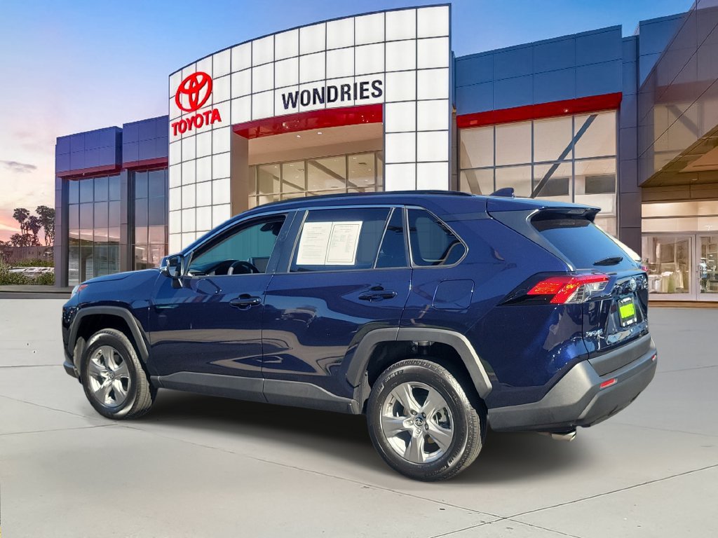 Used 2025 Toyota RAV4 XLE AWD/4WD image 4