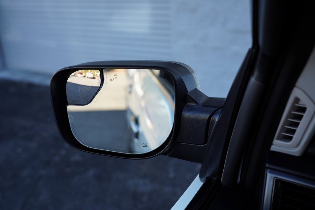 Used 2018 Nissan Titan Platinum Reserve image 35