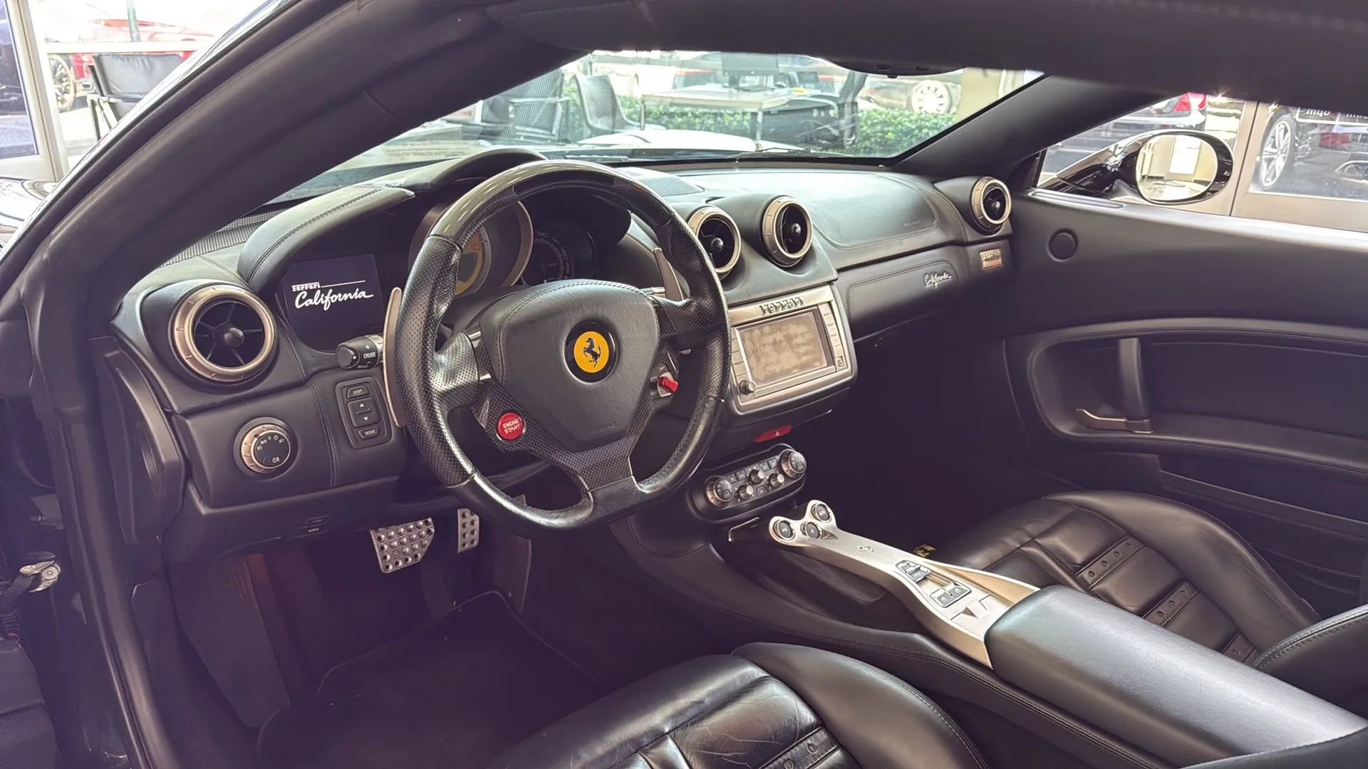 Used 2010 Ferrari California RWD image 9