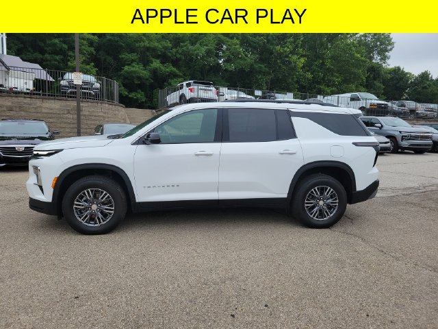 Used 2026 Chevrolet Traverse LT AWD/4WD image 2