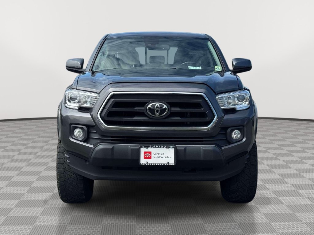 Used 2022 Toyota Tacoma SR5 AWD/4WD image 2