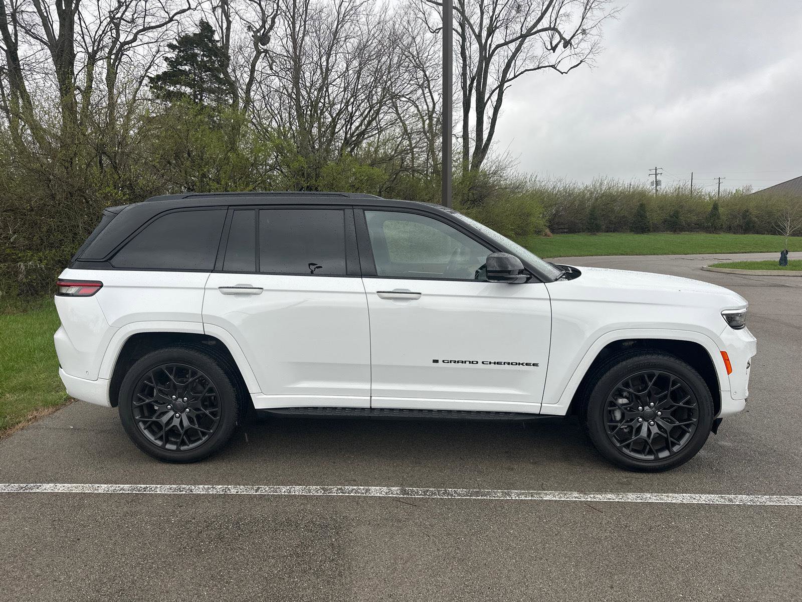 Used 2025 Jeep Grand Cherokee Summit image 8