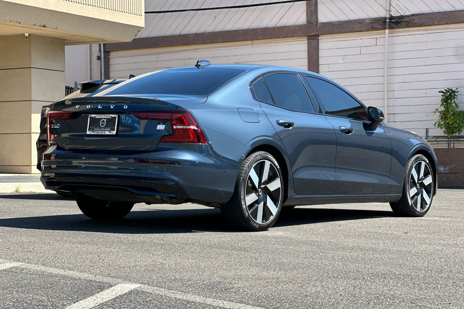 Certified 2024 Volvo S60 T8 Ultimate w/ Climate Package AWD/4WD image 2