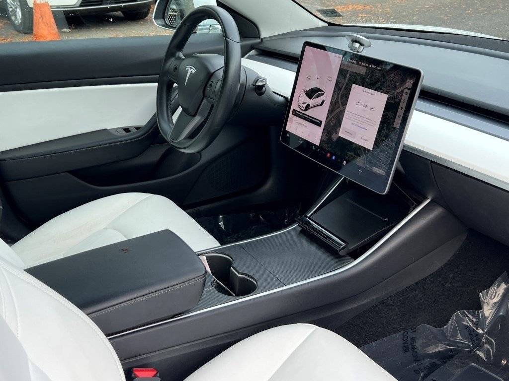 Used 2018 Tesla Model 3 Long Range image 11