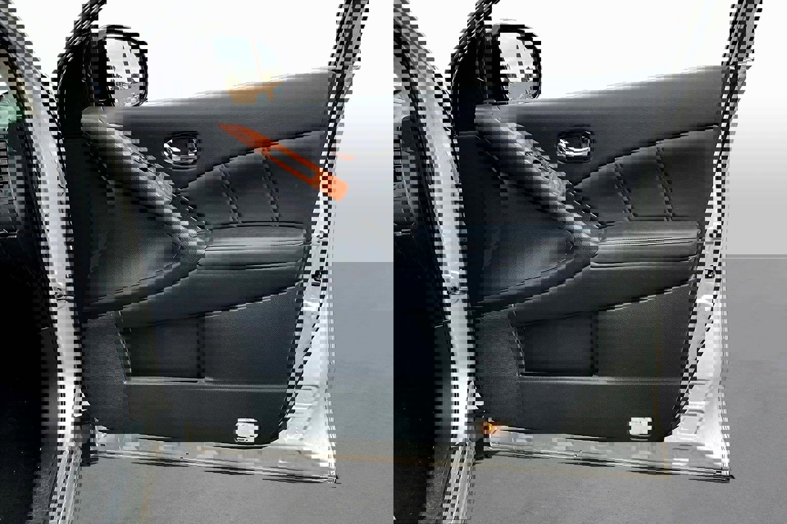 Used 2013 Nissan Murano LE w/ Platinum Pkg image 9