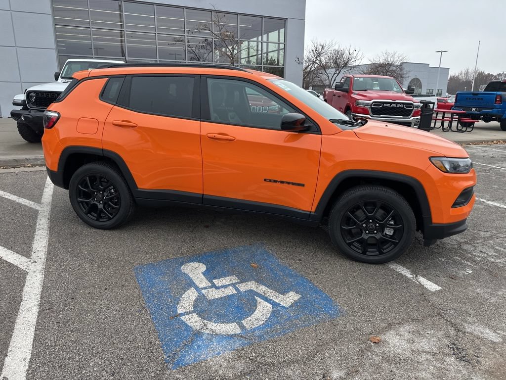 New 2026 Jeep Compass Latitude AWD/4WD image 35
