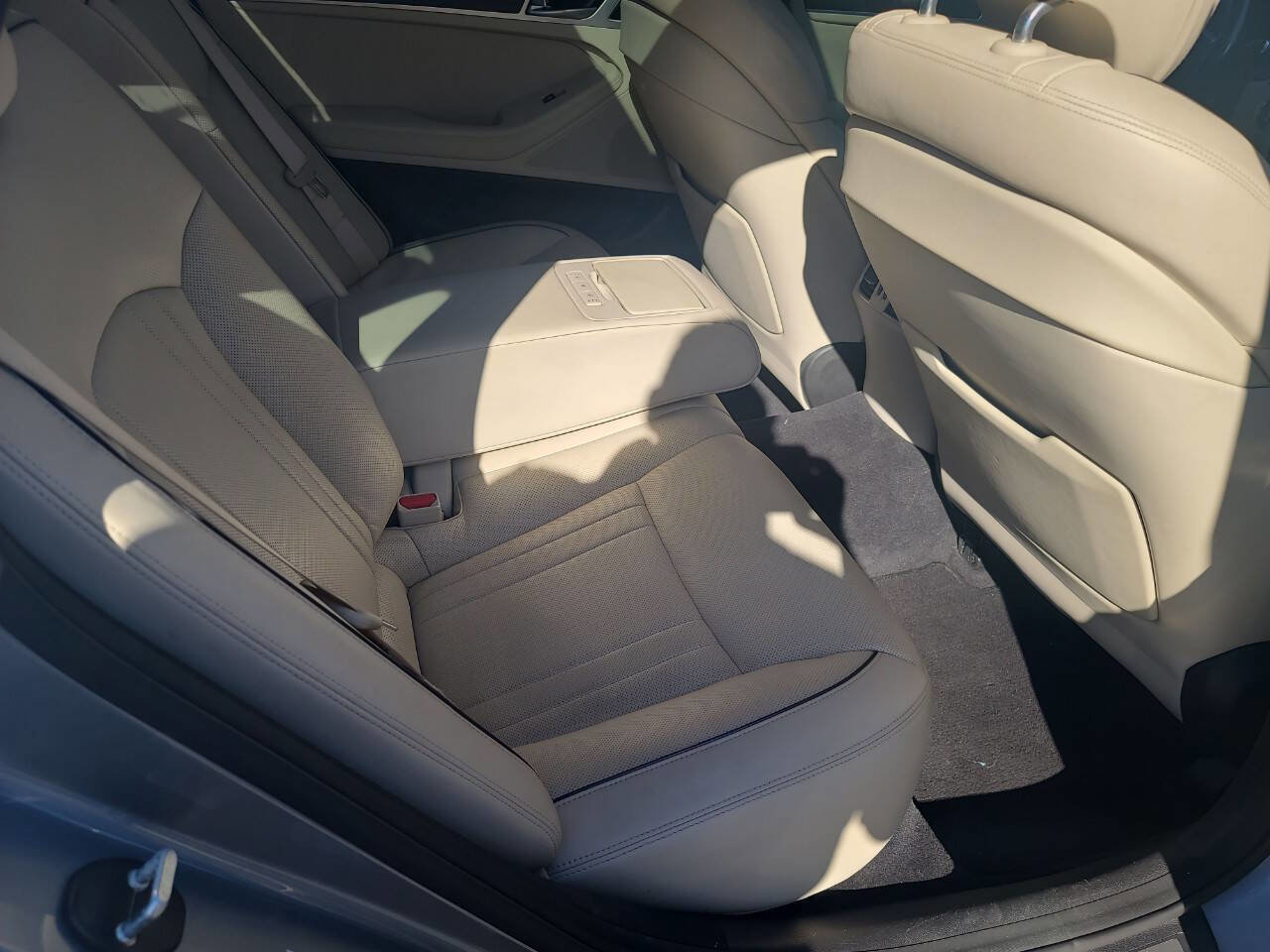 Used 2016 Hyundai Genesis 3.8 w/ Option Group 04 image 39