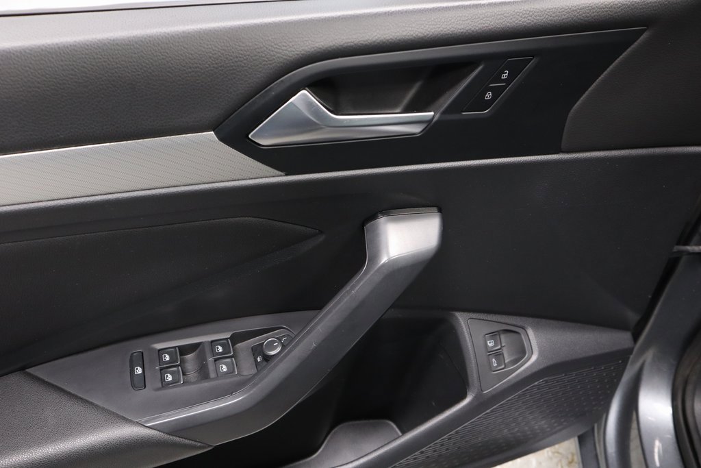 Used 2021 Volkswagen Jetta SE w/ SE Cold Weather Package image 22