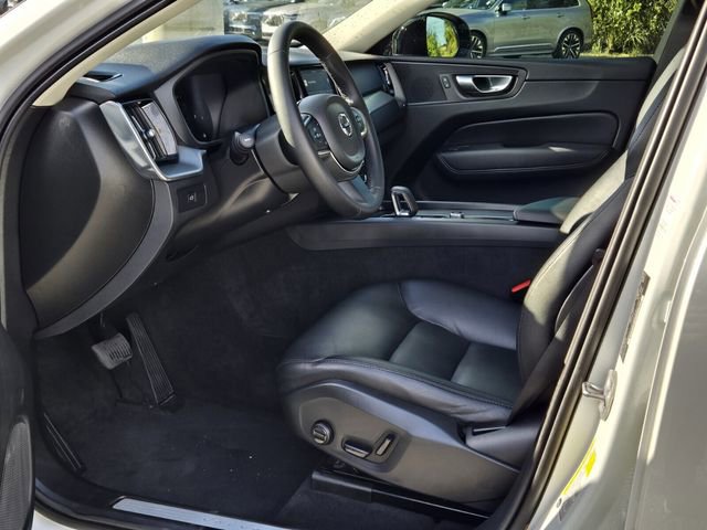 Certified 2024 Volvo XC60 B5 Core image 14