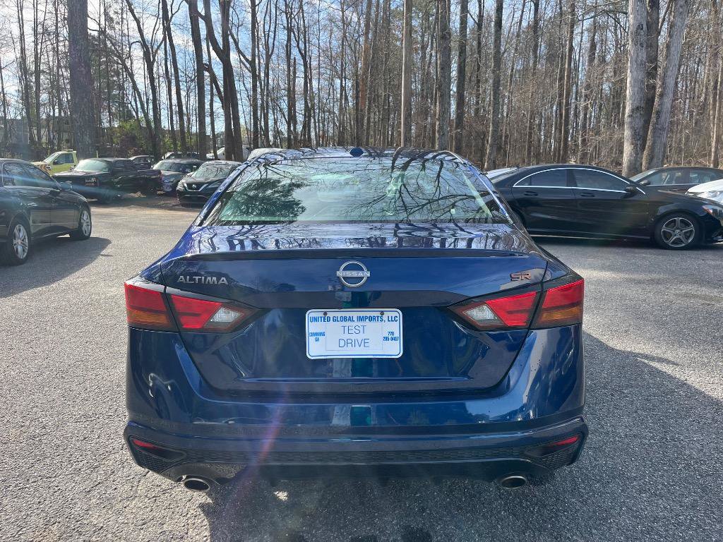 Used 2024 Nissan Altima 2.5 SR w/ SR Premium Package FWD image 11