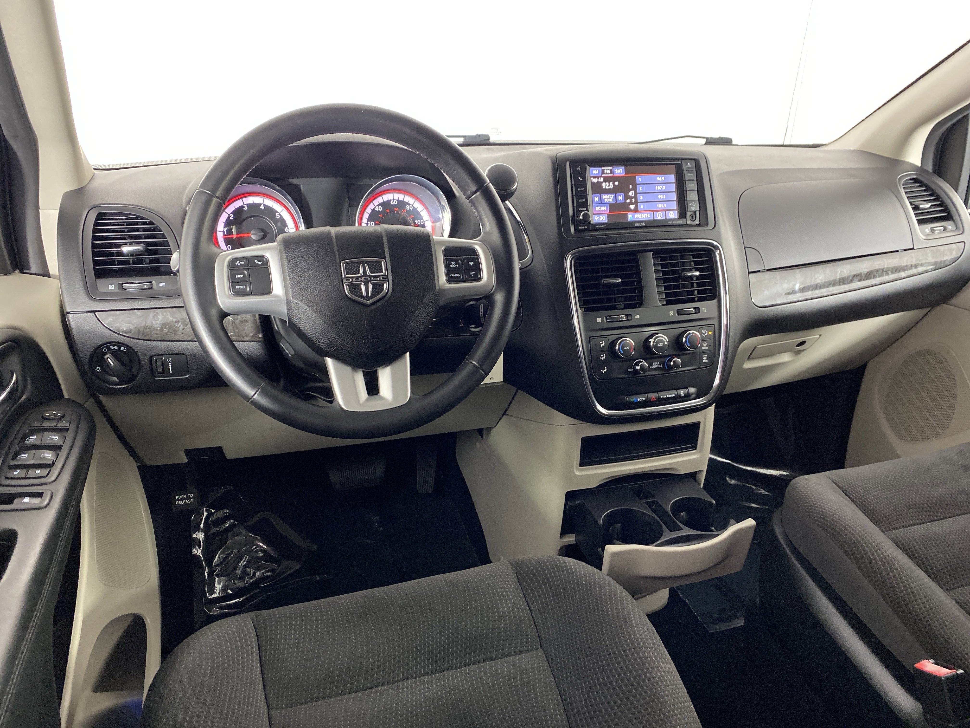 Used 2017 Dodge Grand Caravan SE w/ Power Window Group image 38