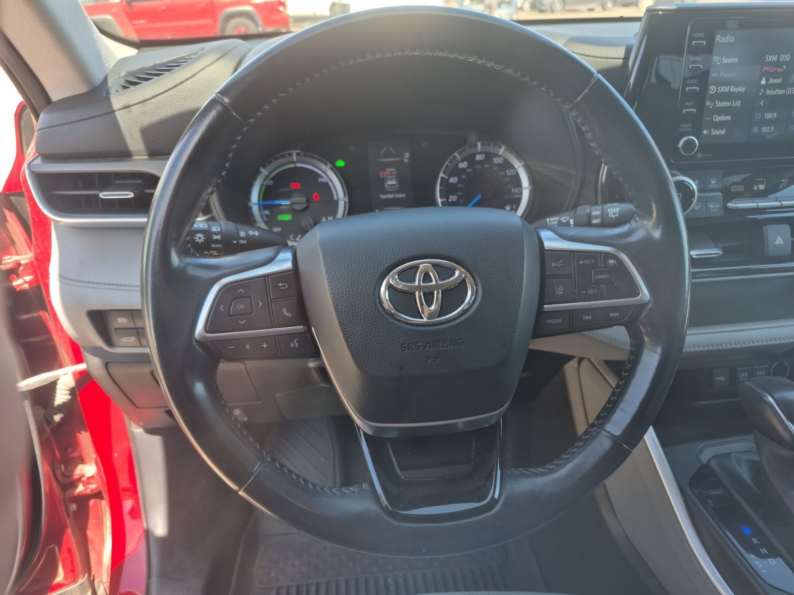 Used 2021 Toyota Highlander LE AWD/4WD image 9